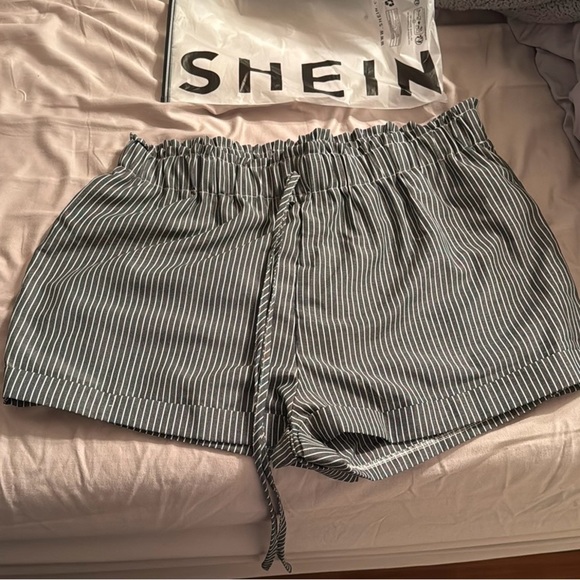 NEW in bag, SHEIN Gray and White Shorts - Picture 8 of 9